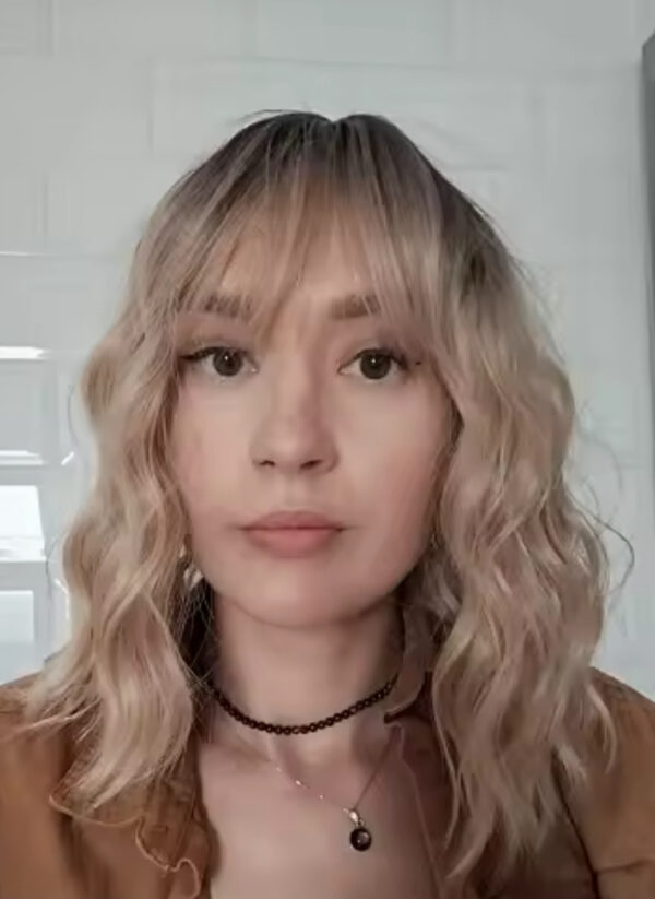 Short fringe beach curls style beginner friendly - Image 1